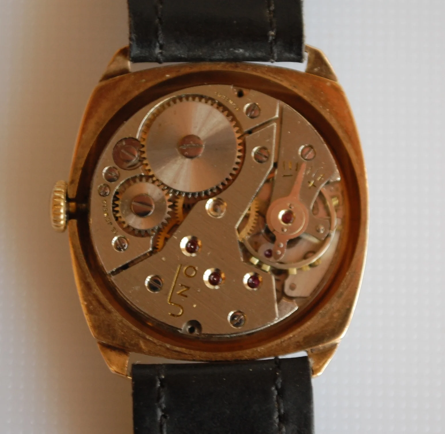 SOLD 1953 1957 Uno 15 jewel men's gold watch - Image 3
