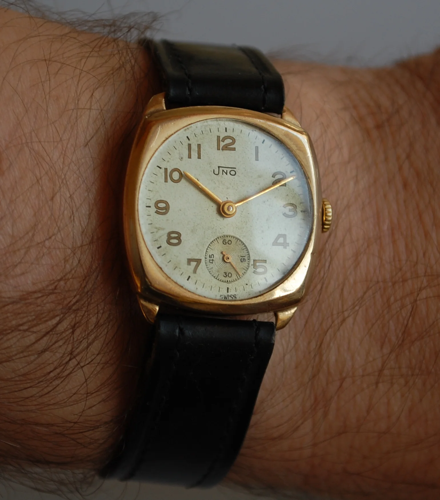 SOLD 1953 1957 Uno 15 jewel men's gold watch - Image 11