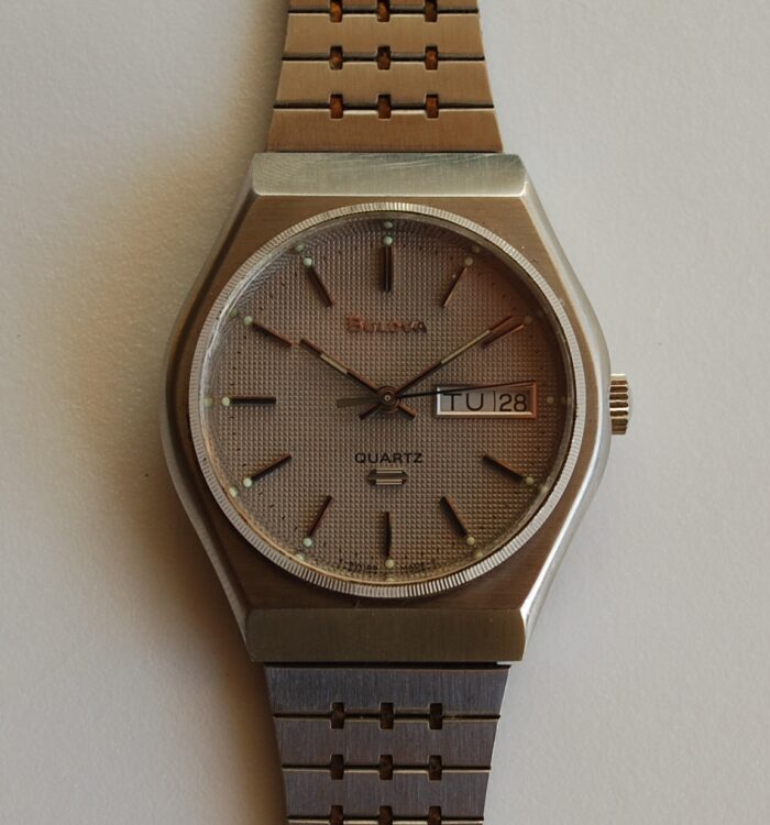 SOLD 1978 Bulova men's quartz watch with bracelet - Image 4