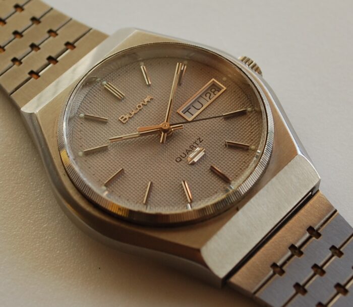 SOLD 1978 Bulova men's quartz watch with bracelet - Image 5