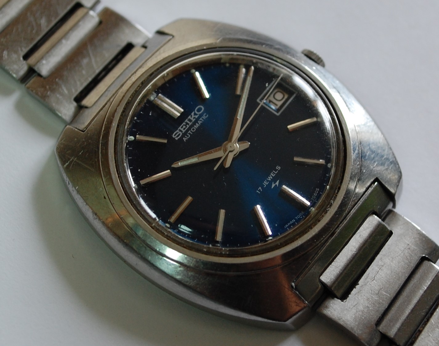 SOLD 1973 Seiko automatic 7005-7072 - Birth Year Watches