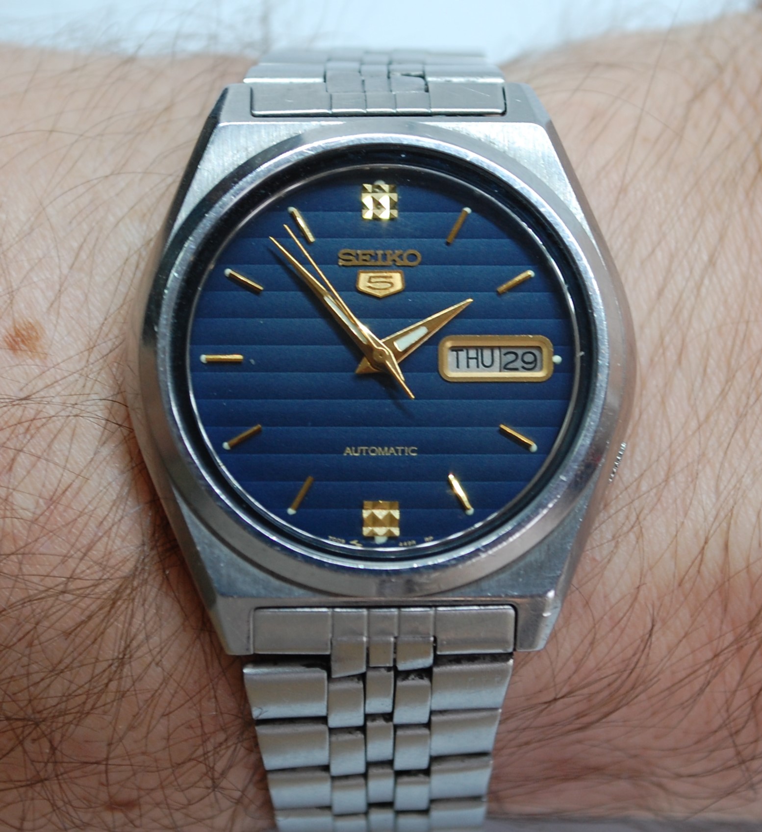 SOLD 1981 Seiko 5 automatic 7009-876A - Birth Year Watches