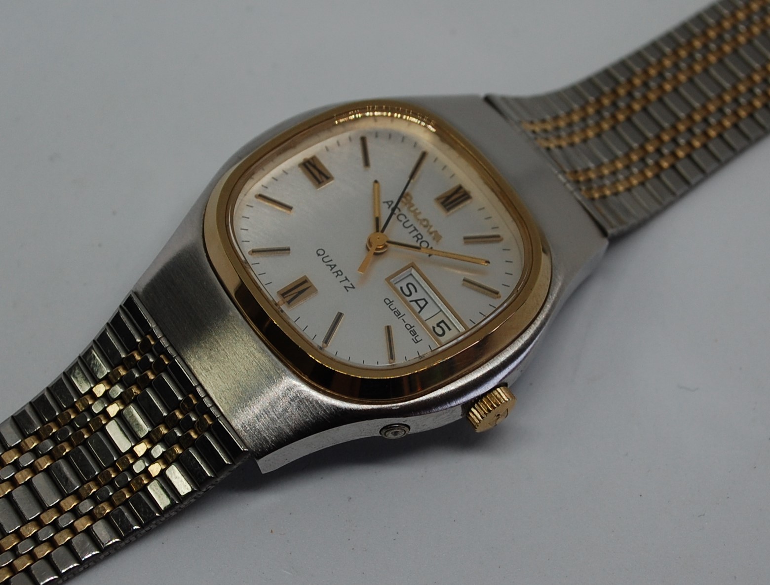 1978 Bulova Accutron Quartz dual day NOS - Birth Year Watches