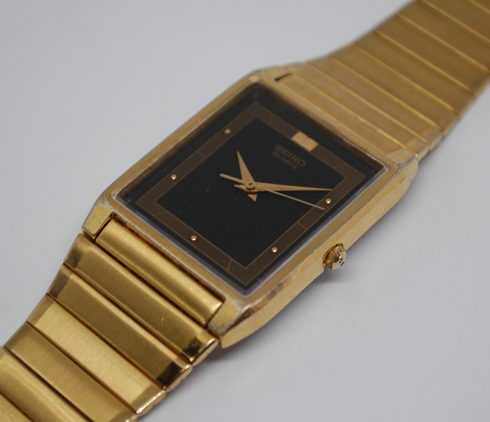 SEIKO クォーツ 5Y31-5040 ゴールドカラー メンズ腕時計 稼働品