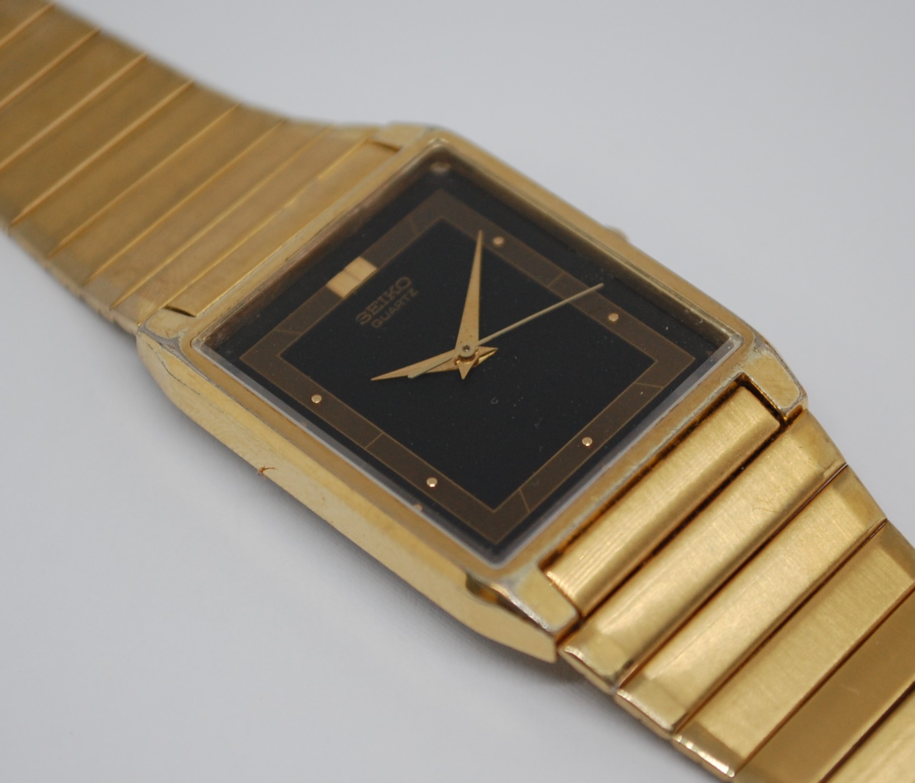 SEIKO クォーツ 5Y31-5040 ゴールドカラー メンズ腕時計 稼働品 431720612_942119647916249_8888