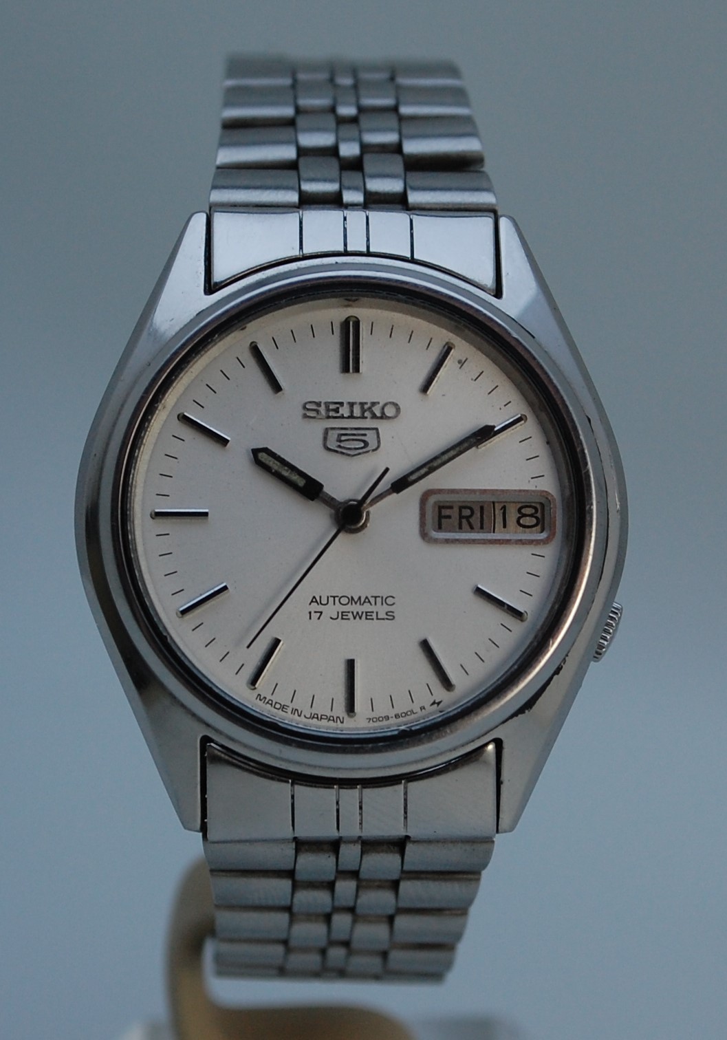 SOLD 1981 Seiko 5 7009-6001 with box - Birth Year Watches