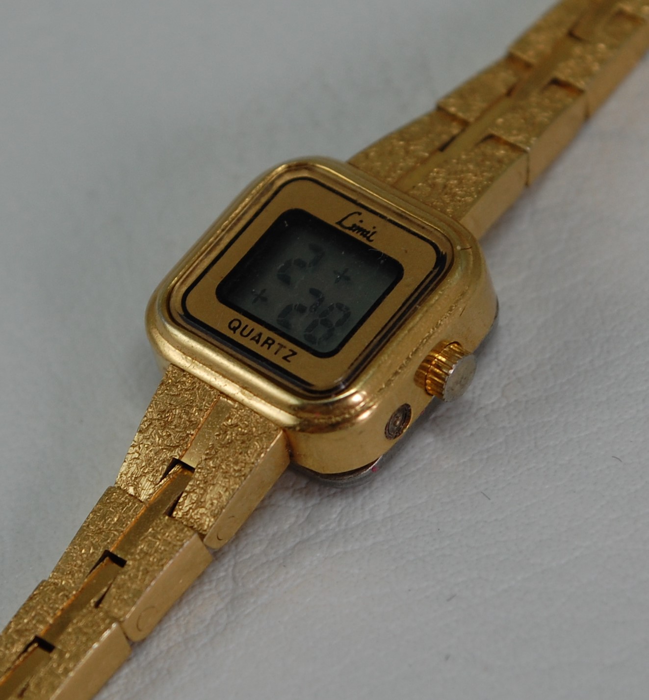 SOLD c1985 Limit LCD Quartz with box and papers - Image 6
