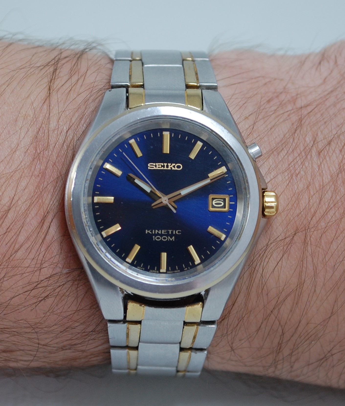 SOLD 2003 Seiko 100M Kinetic with box and papers - Birth Year Watches
