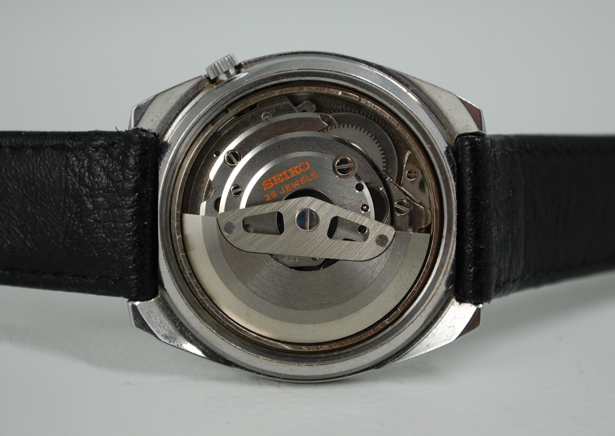 SOLD 1969 Seiko DX 6106-8080 - Birth Year Watches