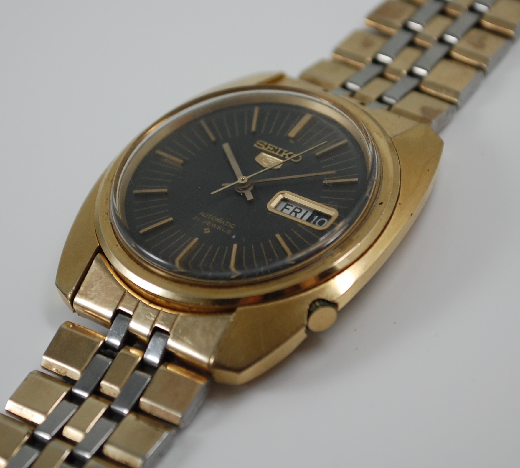 SOLD 1971 Seiko 5 Automatic 6119-8470 - Birth Year Watches
