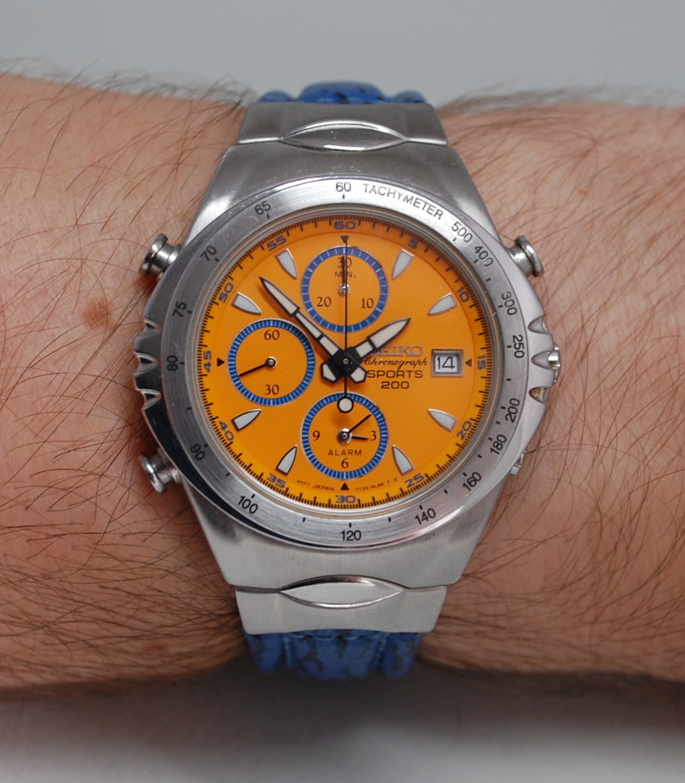SOLD 1996 Seiko Sports 200 Giugiaro 7T32-6H60 - Birth Year Watches