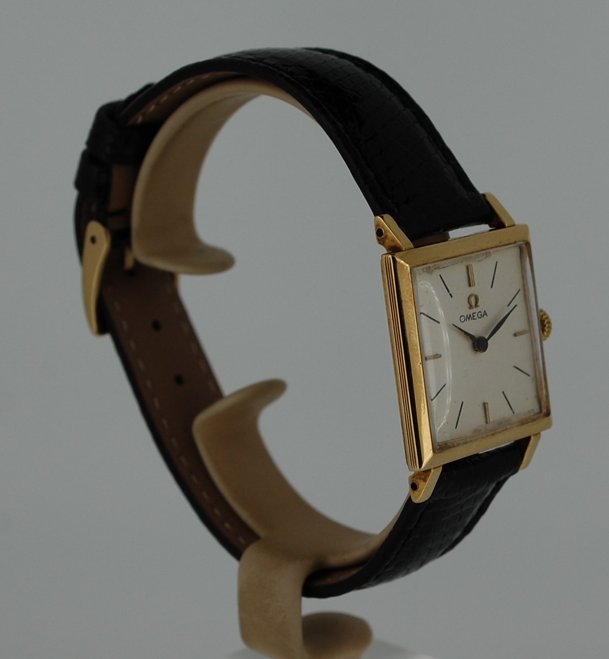 SOLD 1962 Omega 18k Gold square cased - Image 10