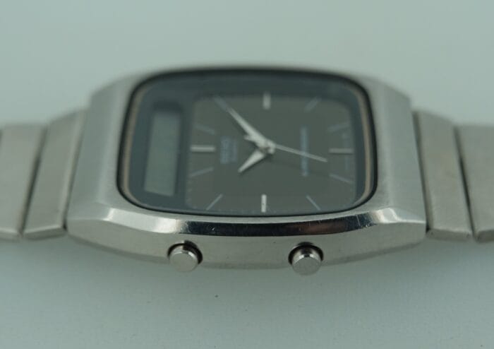SOLD 1984 Seiko Analogue Digital H557-532A - Image 10