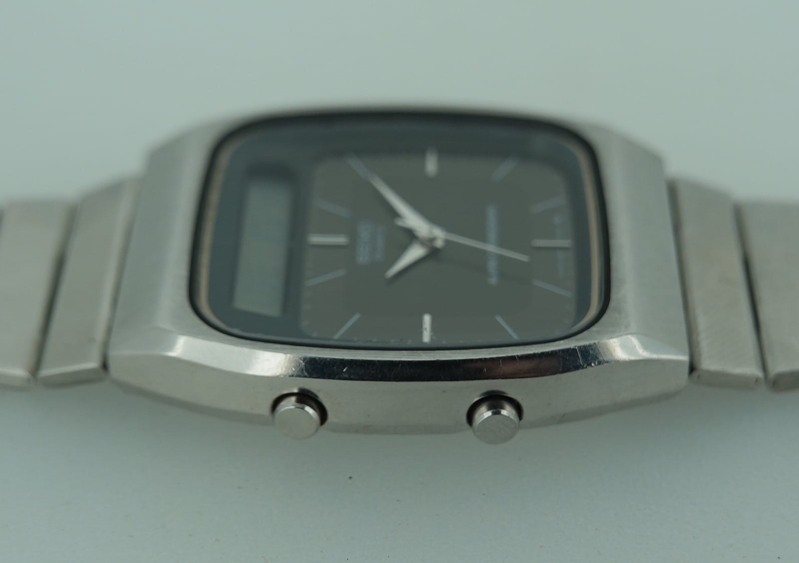 SOLD 1984 Seiko Analogue Digital H557-532A - Image 10