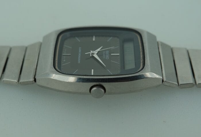 SOLD 1984 Seiko Analogue Digital H557-532A - Image 7