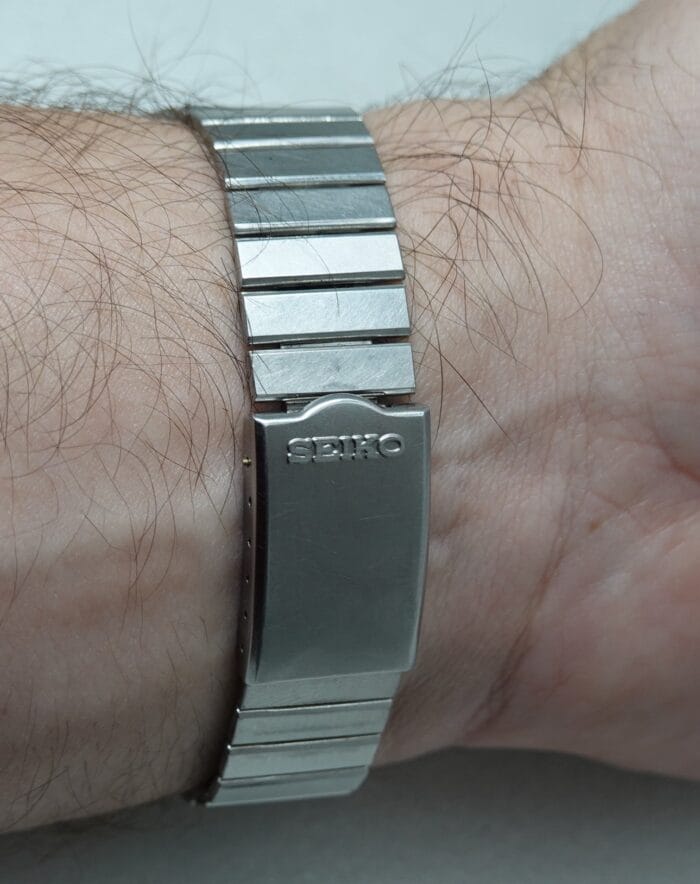 SOLD 1984 Seiko Analogue Digital H557-532A - Image 4