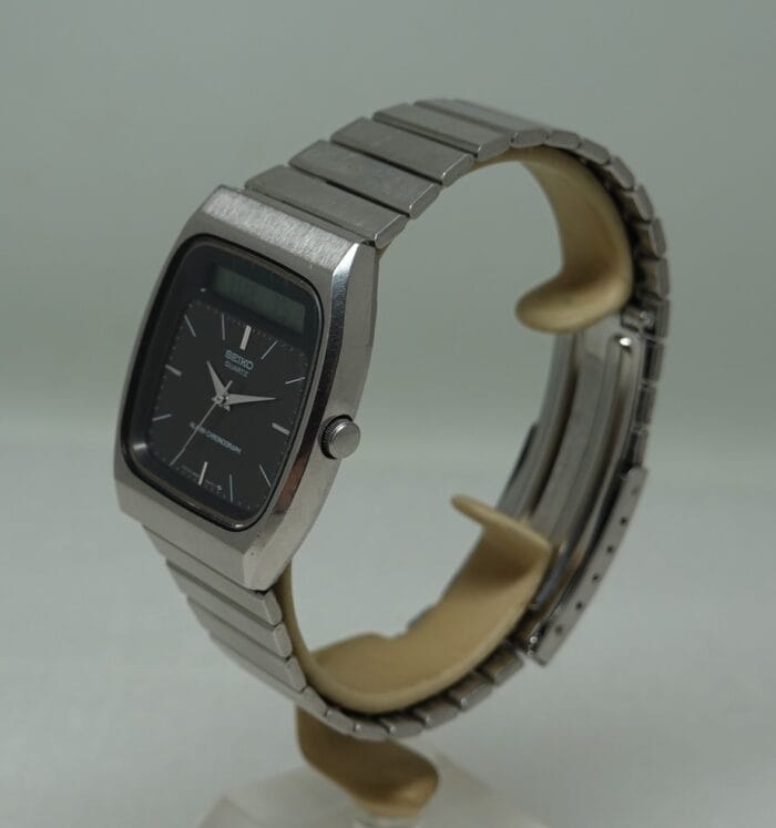 SOLD 1984 Seiko Analogue Digital H557-532A - Image 16