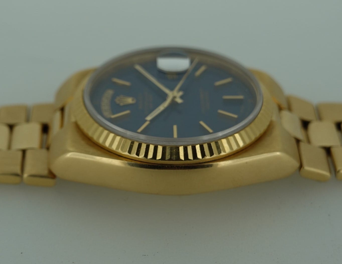 SOLD 1979 Rolex Oysterquartz Day-Date 18k Gold - Image 9