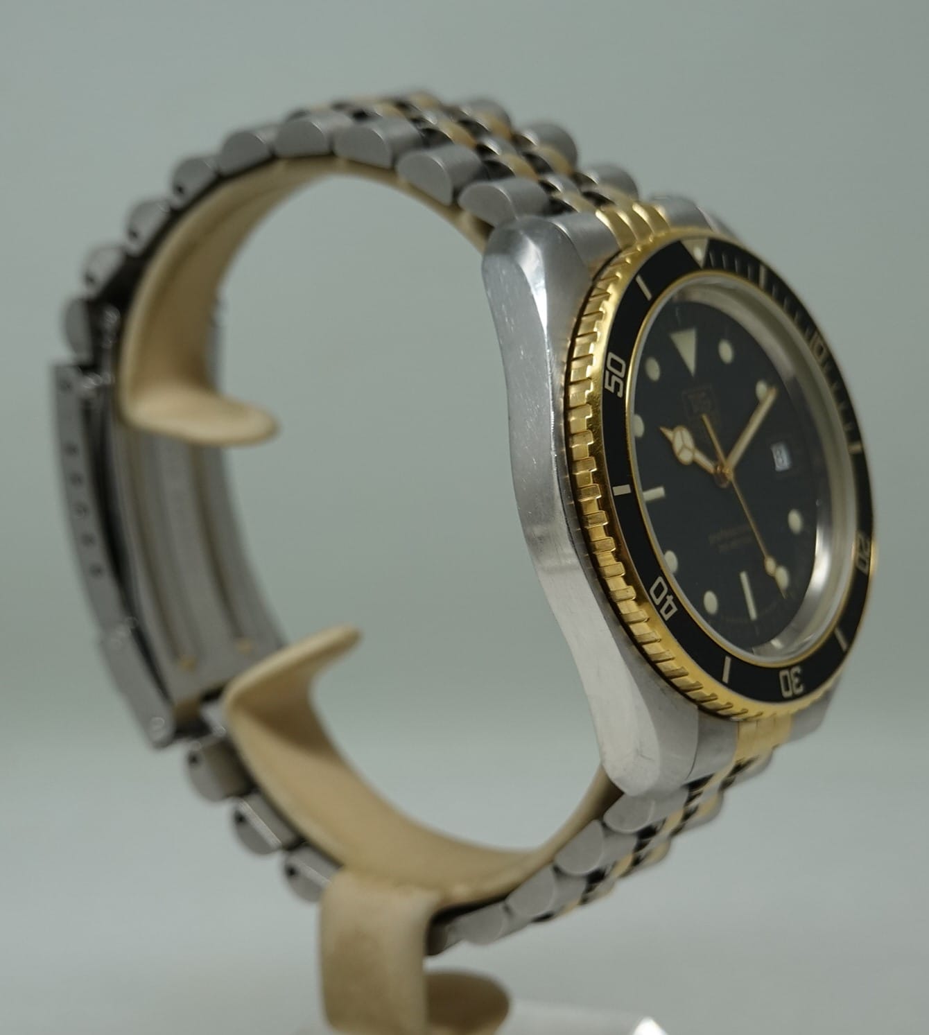 SOLD c1987 TAG Heuer 1000 Series Full Size, with box - Image 17