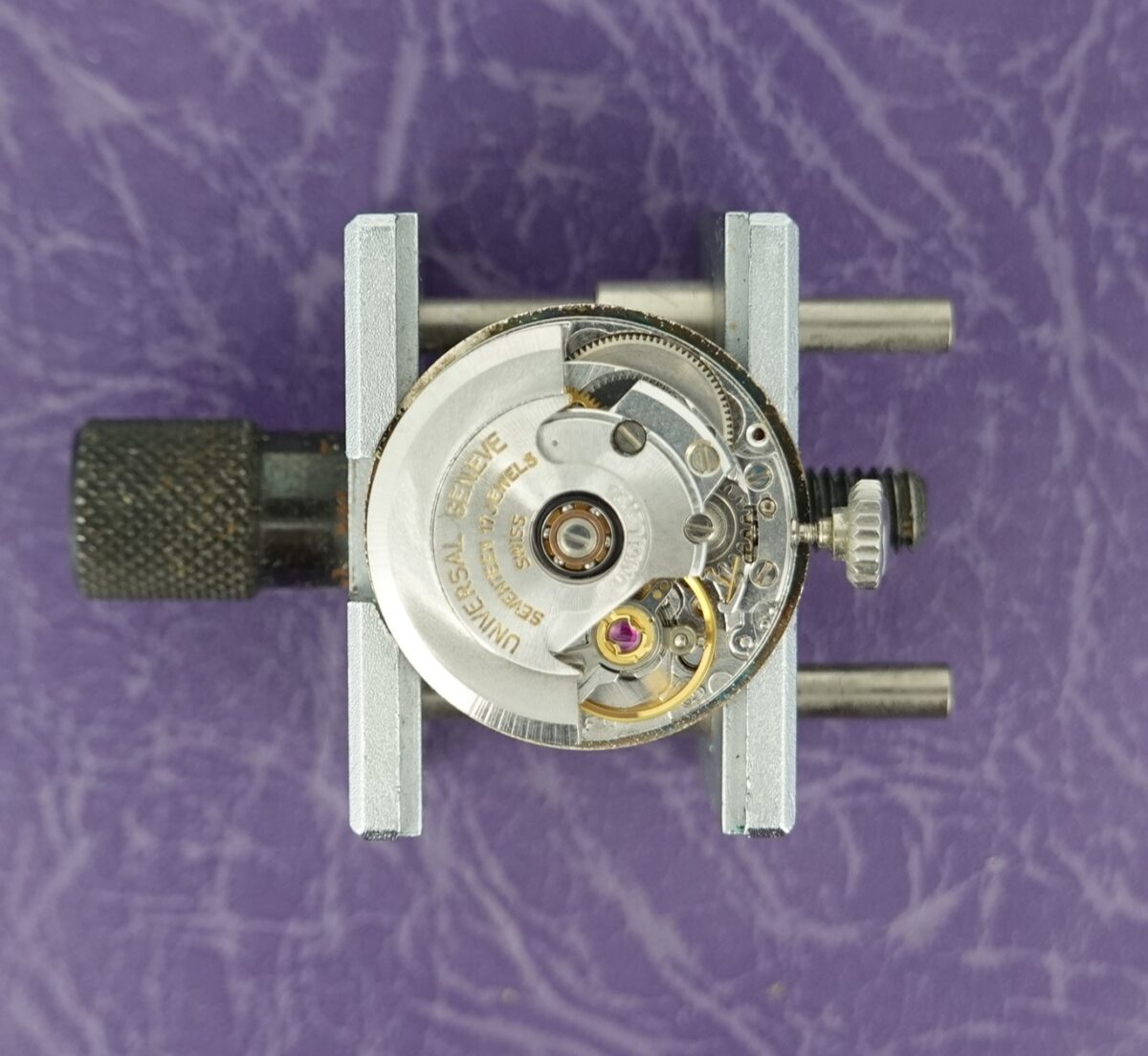 c1972 Ladies Universal Geneve Automatic - Birth Year Watches