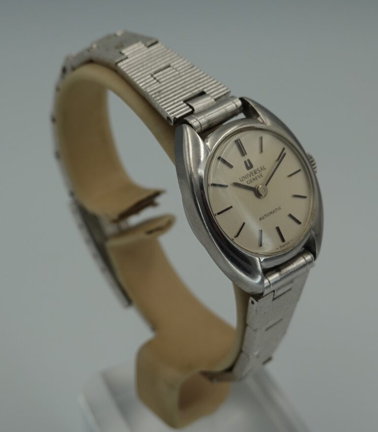 c1972 Ladies Universal Geneve Automatic - Birth Year Watches