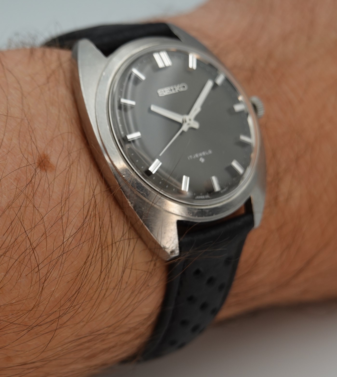 SOLD 1972 Seiko 66-8040 - Birth Year Watches