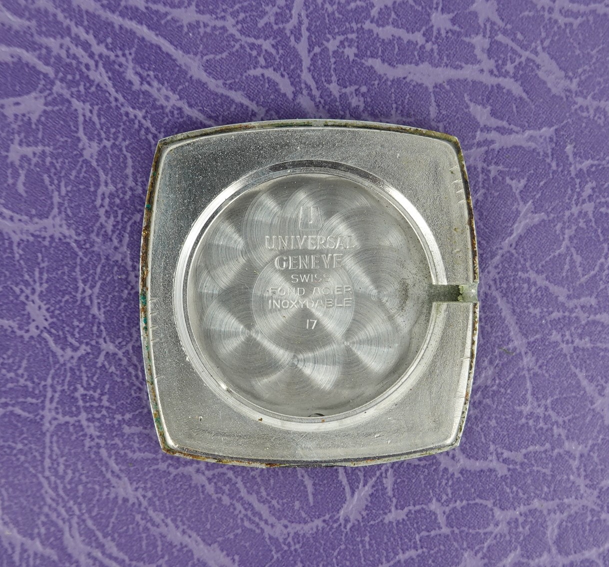 c1975 Universal Geneve Tank - Image 3