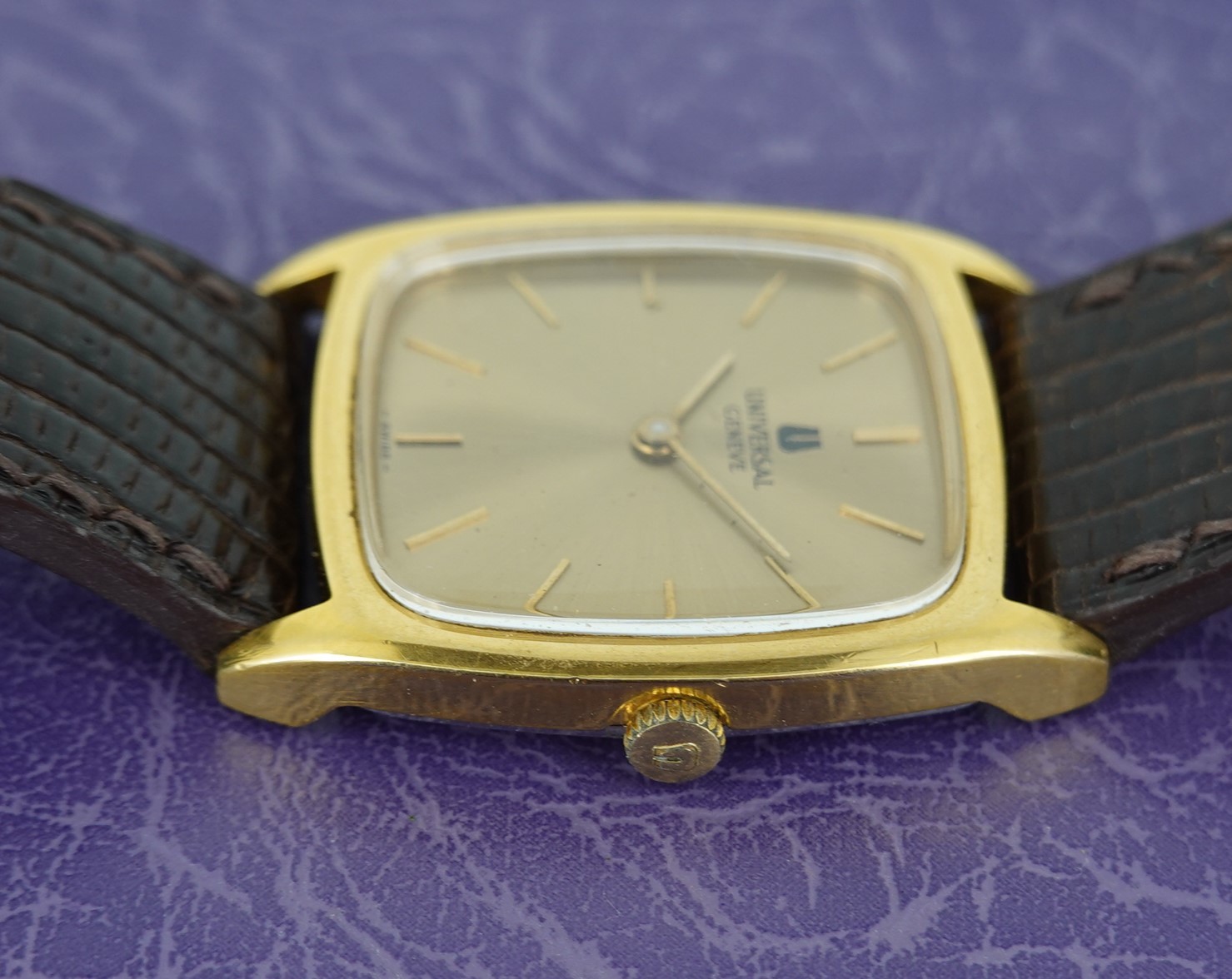 c1975 Universal Geneve Tank - Image 7