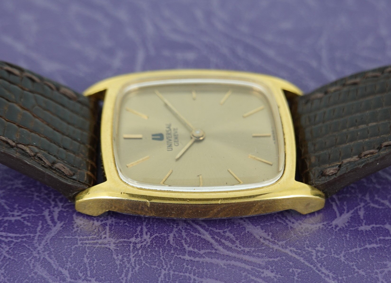c1975 Universal Geneve Tank - Image 10