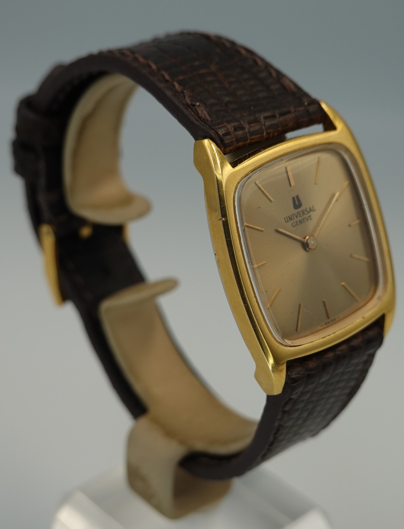 c1975 Universal Geneve Tank - Image 15