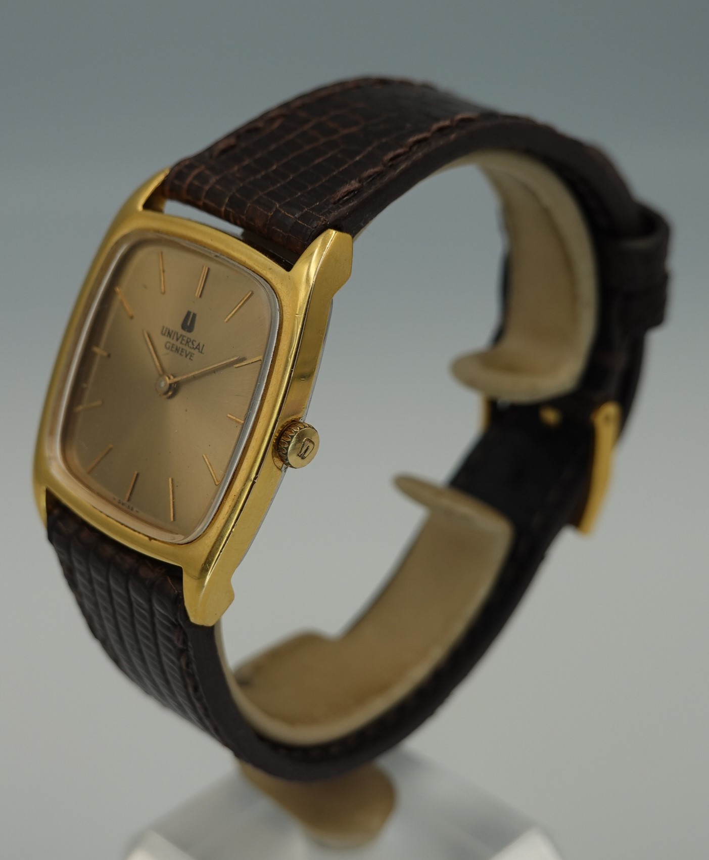 c1975 Universal Geneve Tank - Image 16
